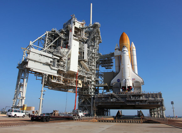 Discovery, with the payload for STS-131 secured in the Rotating Service Structure. Image: Alan Walters (awaltersphoto.com)